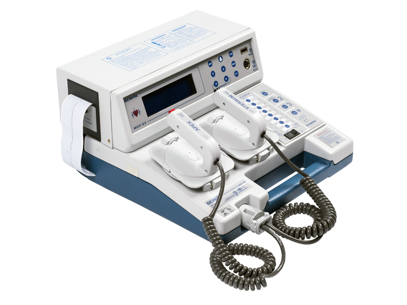 Indicado para uso em resgate, ambulâncias e UTIs, o Cardioversor MDF-03 BI da Ecafix é um excelente equipamento médico, ele é portátil e composto por monitor cardíaco (ECG) e desfibrilador monofásico em uma única unidade.
